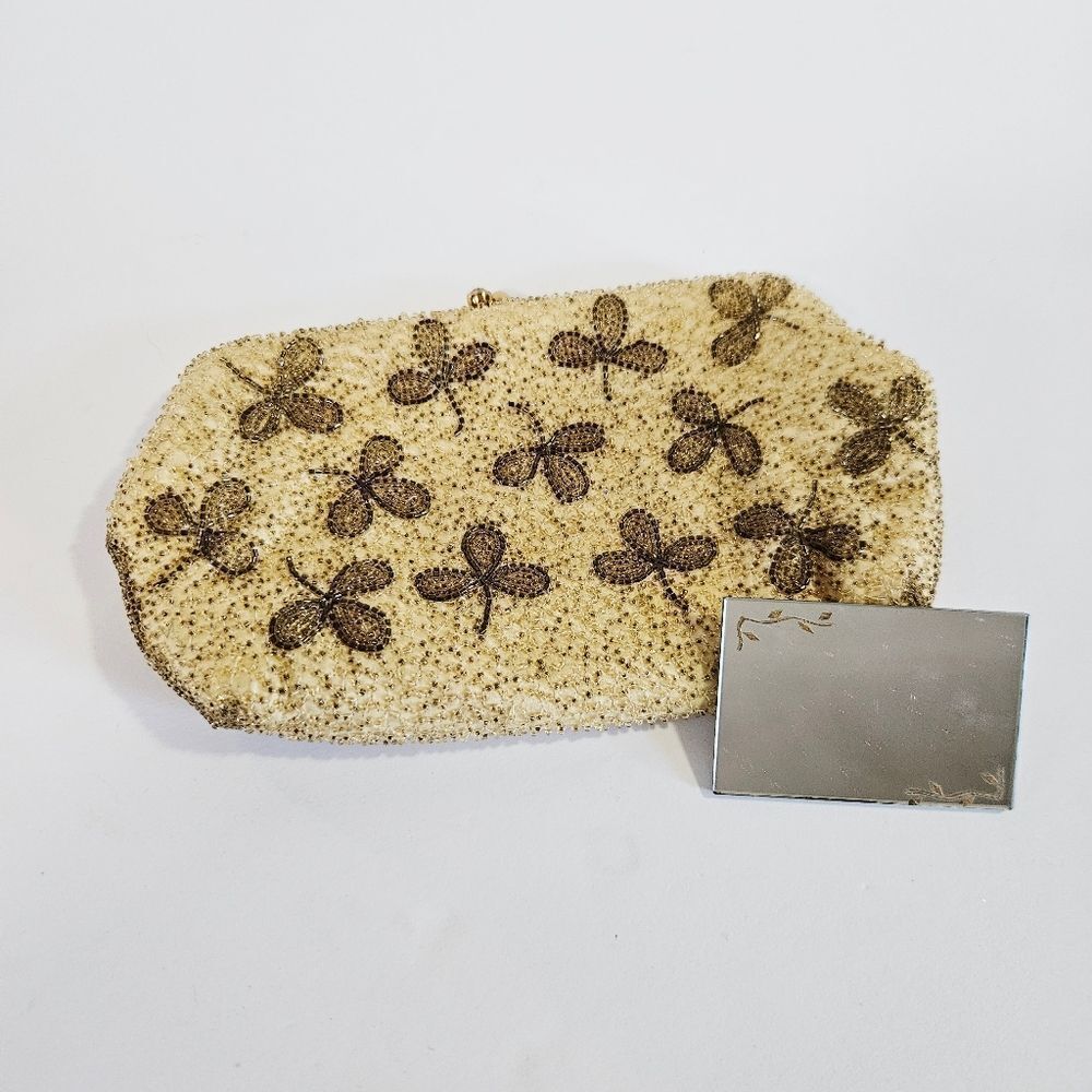 Vintage Magid Gold Glass Seed Beaded Clover Hinged Kiss Clasp Purse Clutch Purse